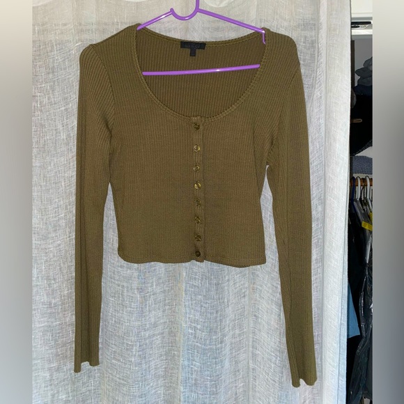 The Range Green Long Sleeved Cropped Top - Picture 4 of 9